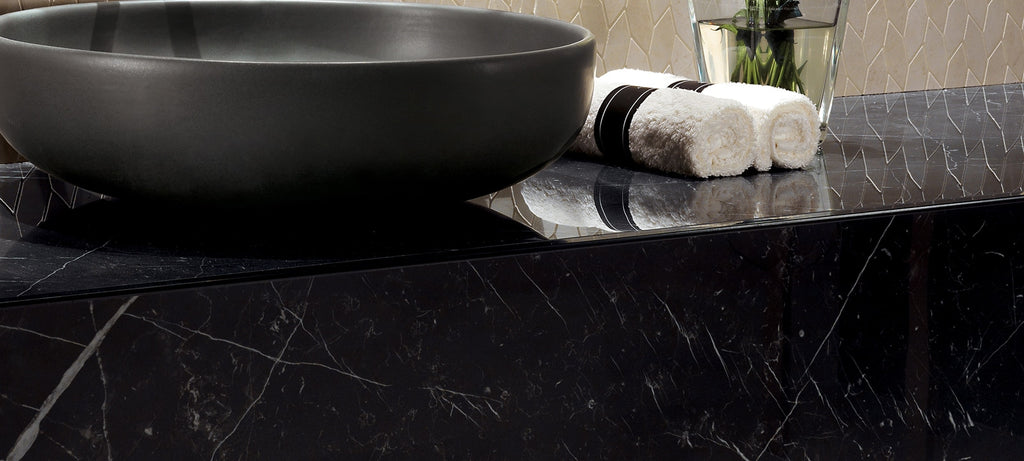 Marvel Nero Marquina tile - room shot 4