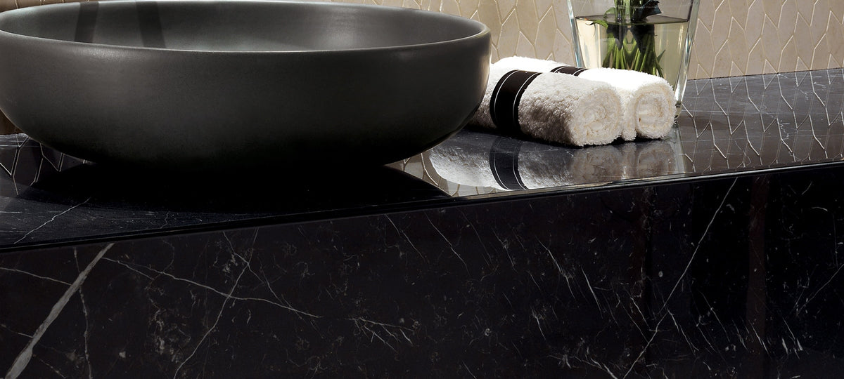 Marvel Nero Marquina tile - room shot 4